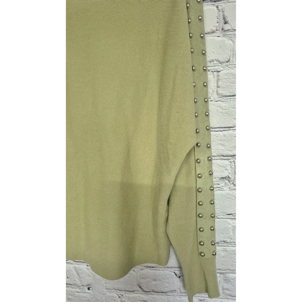 Sioni Milano Studded Shoulder‎ Sweater – Size Medium